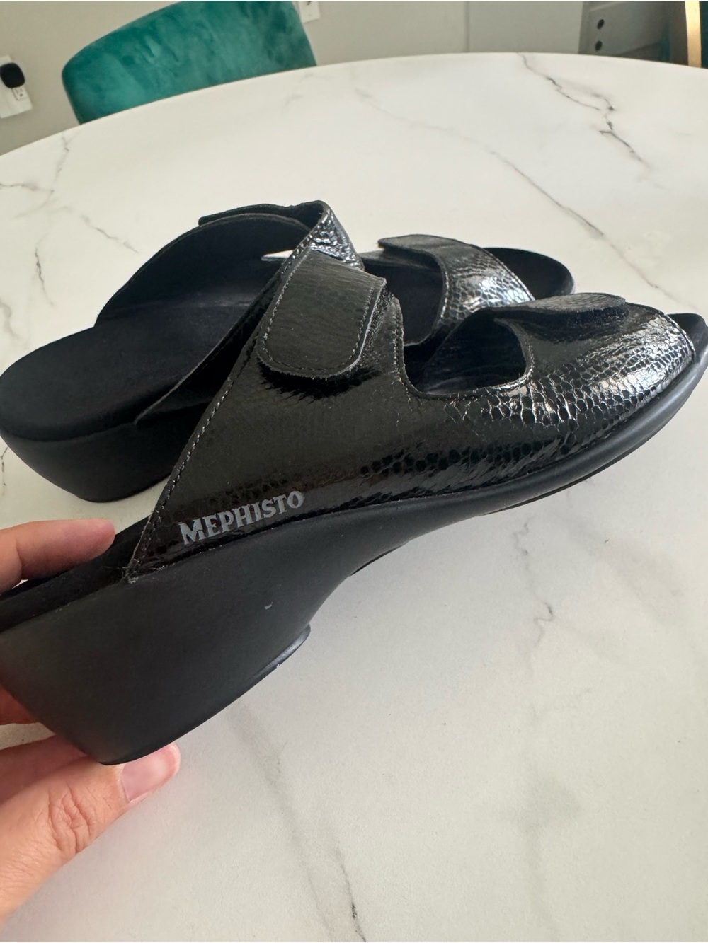 Mephisto Women’s Black Patent Leather Wedge Sandals Size 7,5 (24,5 cm)